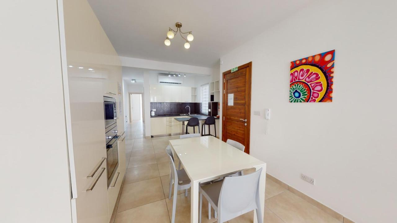Modern Apartment In Gzira Exterior photo